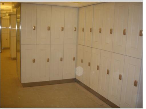 泳池設備：更衣柜